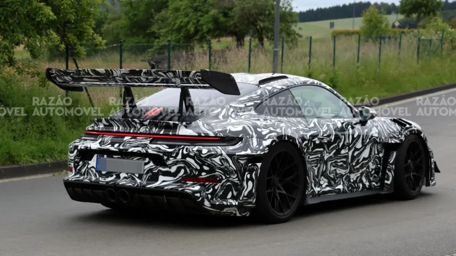 Novo Porsche 911 GT3 RS poderá encerrar tradição com mais de 20 anos